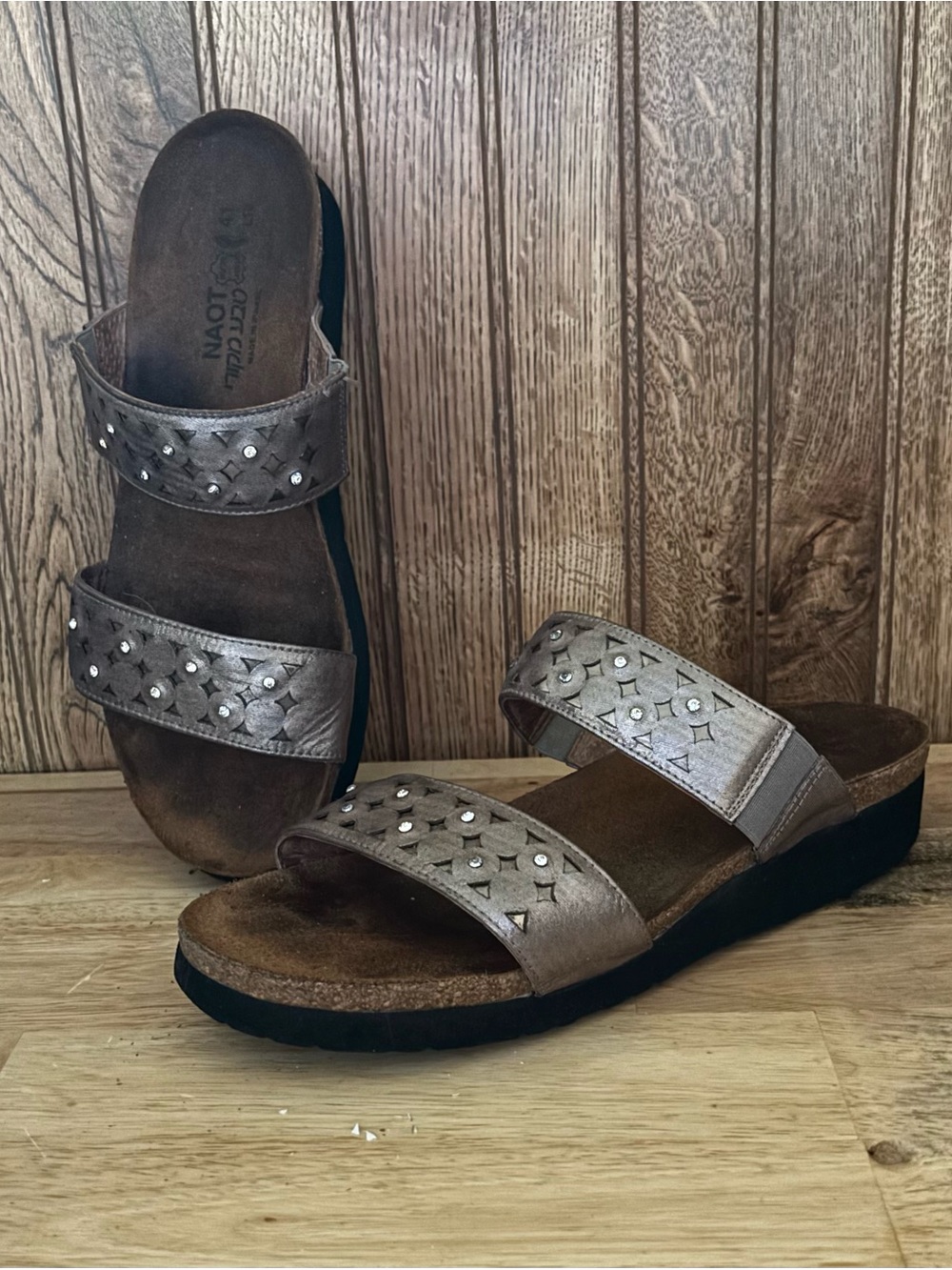 Naot Susan Silver Leather Sandals Open Toe Bead Straps Side Wedge EU 41 US10/10,